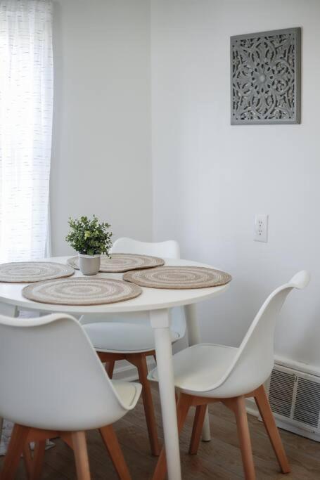 End Zone Escape-Light And Bright Hof Village Home Κάντον Εξωτερικό φωτογραφία