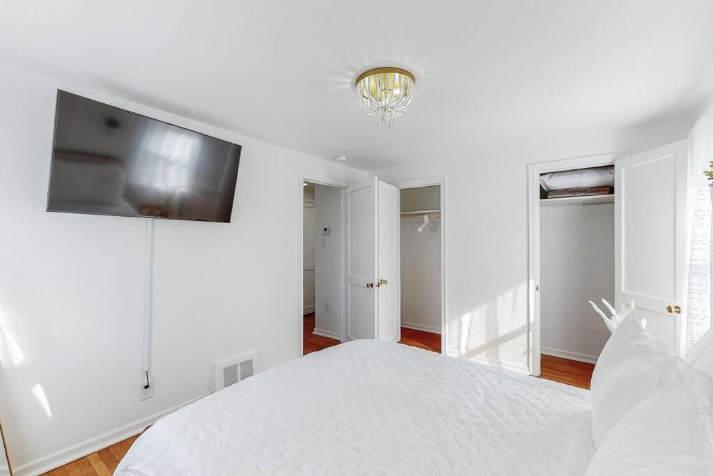 End Zone Escape-Light And Bright Hof Village Home Κάντον Εξωτερικό φωτογραφία